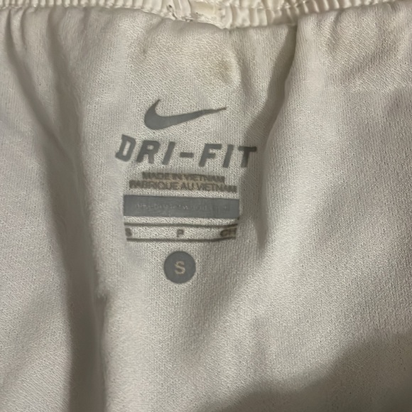 Nike shorts - Picture 2 of 2